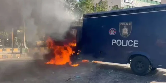 Karachi Police Van Fire