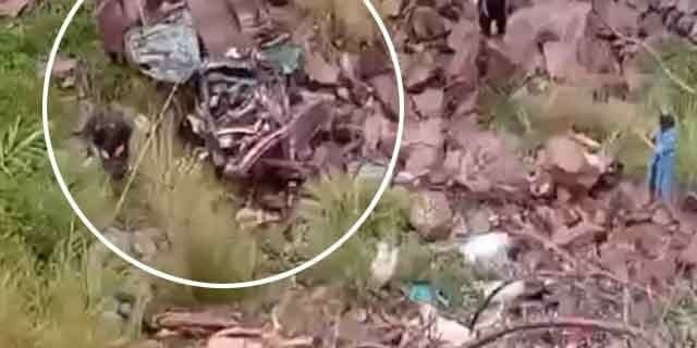 Jeep Fell Down in Neelum River