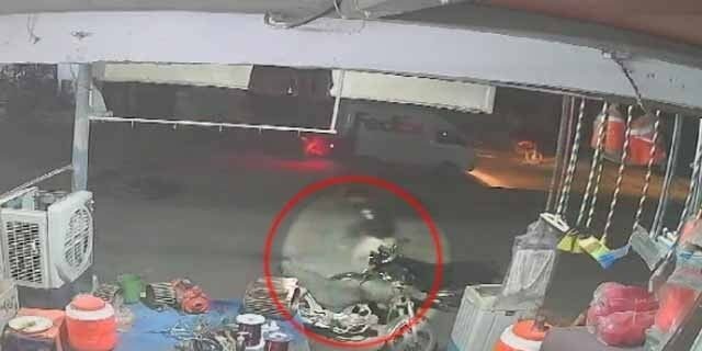 Karachi Police Encounter CCTV Pic