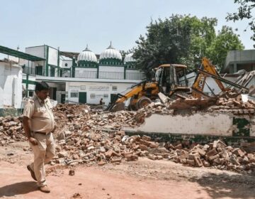 Masjid Buildoze in India