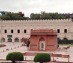 Allama Iqbal Tomb