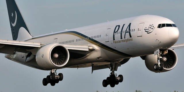 PIA Boeing 777