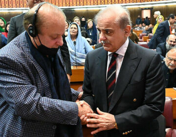 قومی اسمبلی میں نواز شریف اور شہباز شریف کی ملاقات