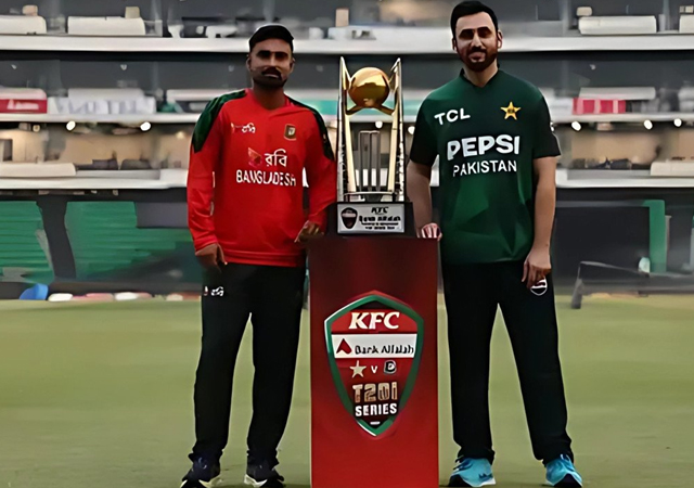 پاکستان اور بنگلادیش کے کرکٹ کپتان ٹرافی کے ساتھ