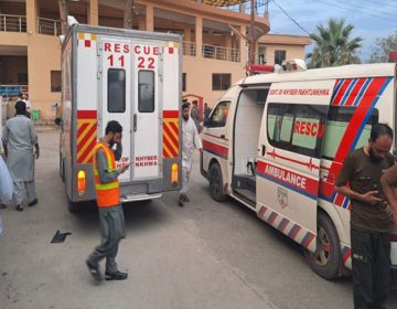 ڈیرہ اسماعیل خان: دھماکےکے زخمیوں کو لیجانے والی ایمبولینس پر فائرنگ