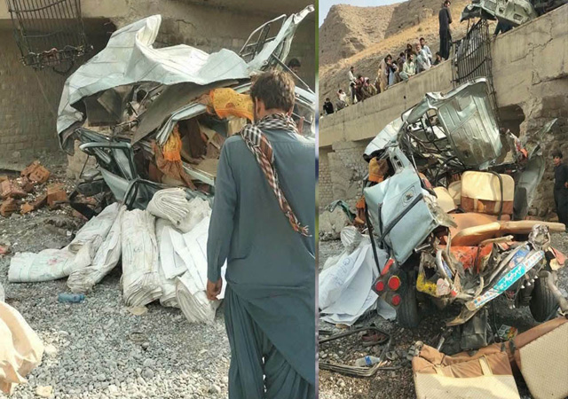 مچھ میں ٹرک اور وین میں خوفناک تصادم کے بعد تباہی کا منظر