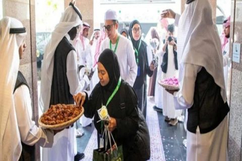 ضیوف خادم الحرمین الشریفین پروگرام کے تحت آنے والے عمرہ زائرین کے چوتھے اور آخری گروپ کا استقبال