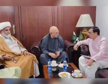 اپوزیشن رہنمائوں کی میٹنگ کے دوران لی گئی تصویر